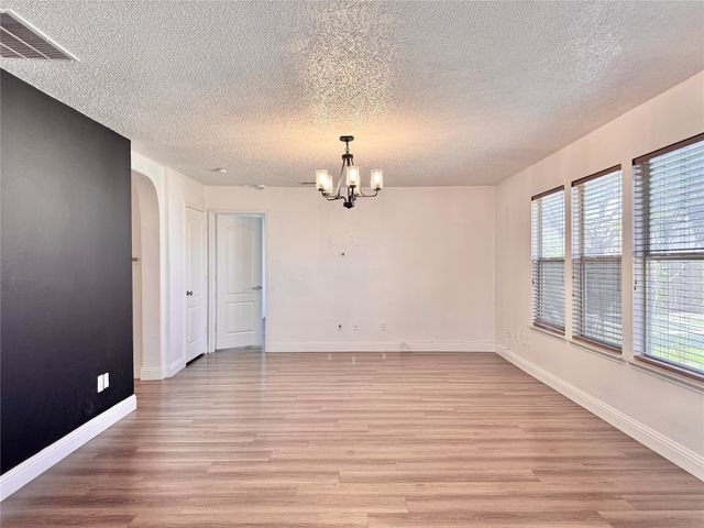 201 Yosemite Drive, Mansfield, TX 76063