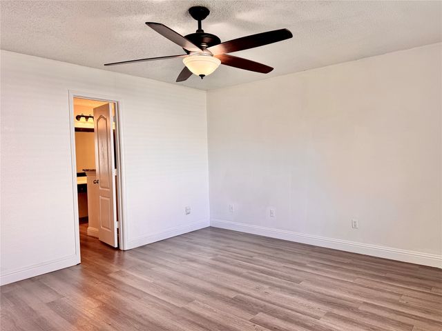 201 Yosemite Drive, Mansfield, TX 76063