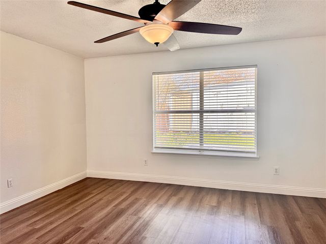 201 Yosemite Drive, Mansfield, TX 76063