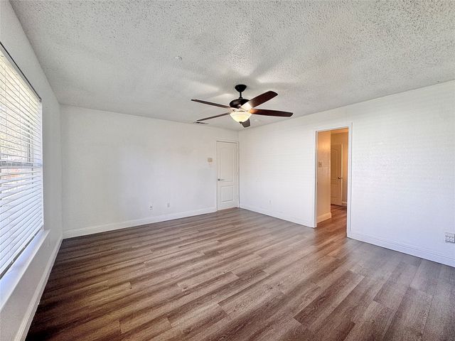 201 Yosemite Drive, Mansfield, TX 76063