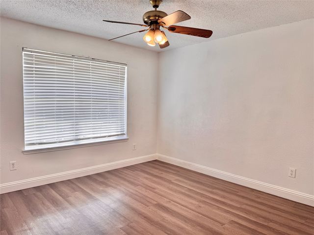 201 Yosemite Drive, Mansfield, TX 76063