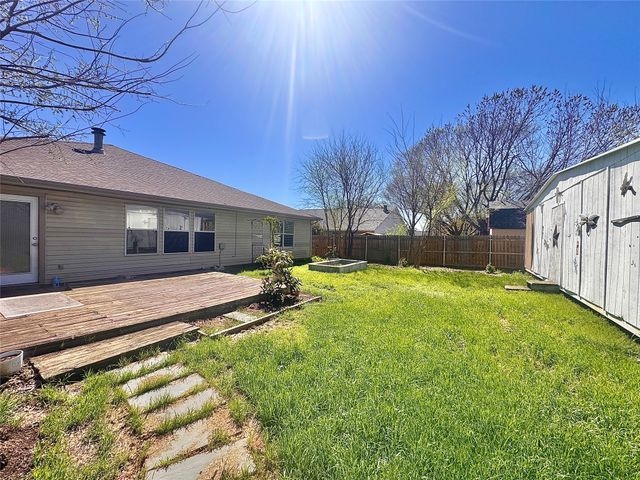 201 Yosemite Drive, Mansfield, TX 76063