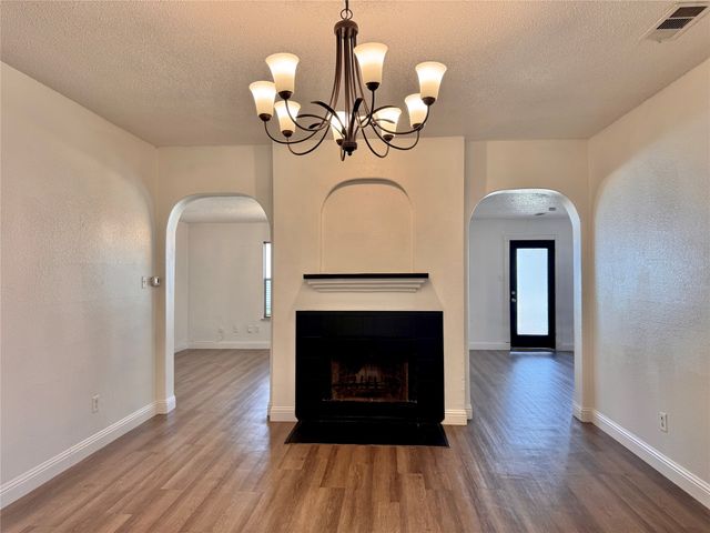 201 Yosemite Drive, Mansfield, TX 76063