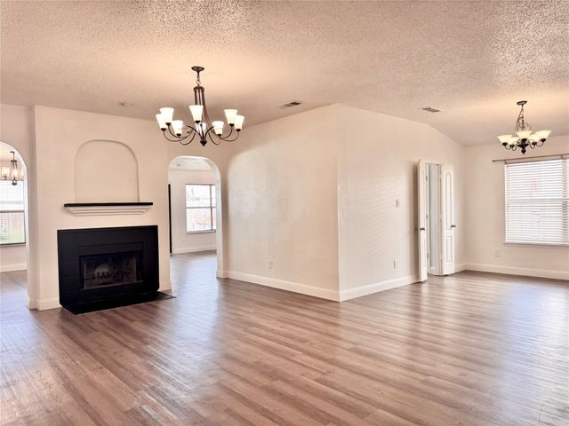 201 Yosemite Drive, Mansfield, TX 76063