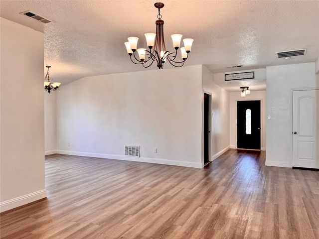 201 Yosemite Drive, Mansfield, TX 76063