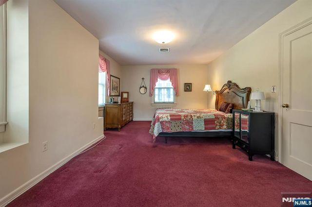 2 Allen Place, Fair Lawn, NJ 07410