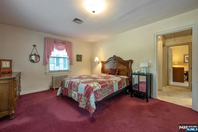2 Allen Place, Fair Lawn, NJ 07410
