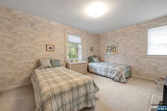 2 Allen Place, Fair Lawn, NJ 07410