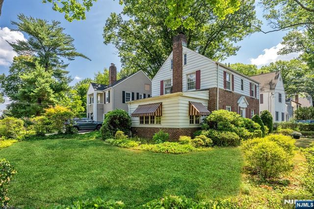 2 Allen Place, Fair Lawn, NJ 07410