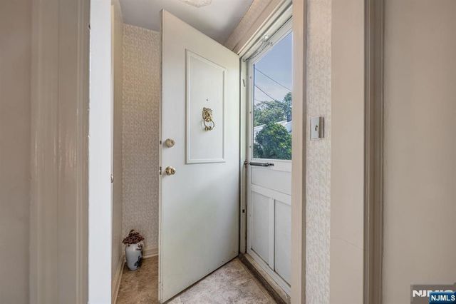 2 Allen Place, Fair Lawn, NJ 07410