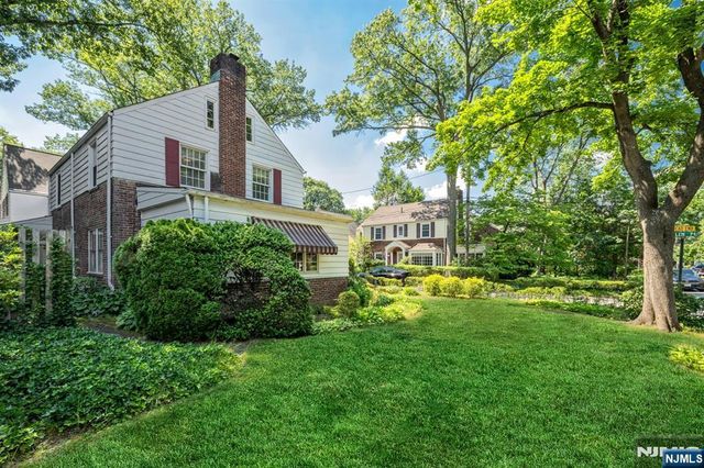 2 Allen Place, Fair Lawn, NJ 07410