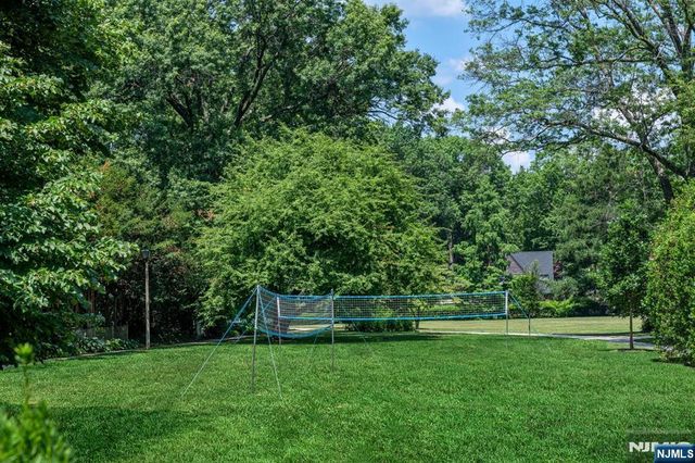 2 Allen Place, Fair Lawn, NJ 07410