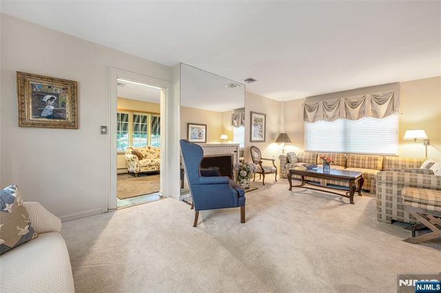 2 Allen Place, Fair Lawn, NJ 07410