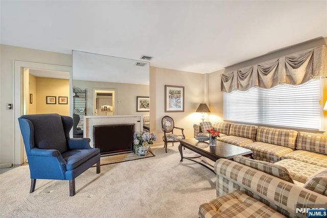 2 Allen Place, Fair Lawn, NJ 07410
