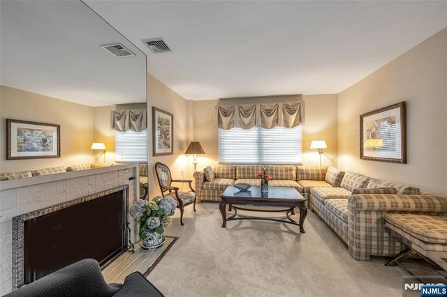 2 Allen Place, Fair Lawn, NJ 07410