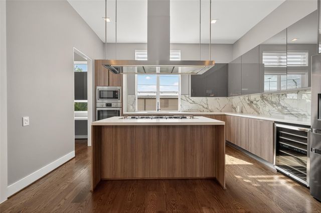 5919 E Post Oak Lane, Houston, TX 77055