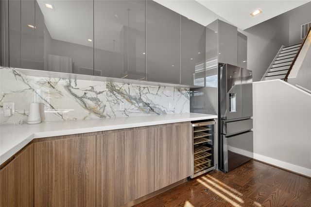 5919 E Post Oak Lane, Houston, TX 77055