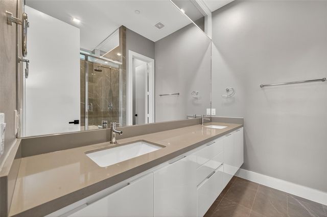 5919 E Post Oak Lane, Houston, TX 77055