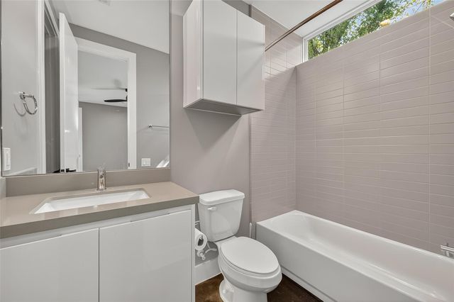 5919 E Post Oak Lane, Houston, TX 77055