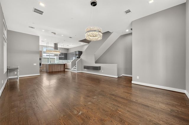 5919 E Post Oak Lane, Houston, TX 77055