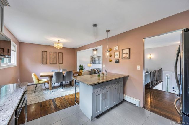 192 N 21st Street, Wheatley Heights, NY 11798