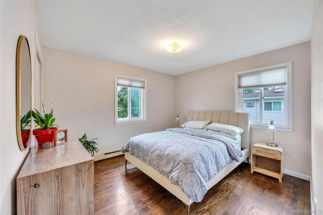 192 N 21st Street, Wheatley Heights, NY 11798