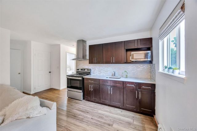 192 N 21st Street, Wheatley Heights, NY 11798