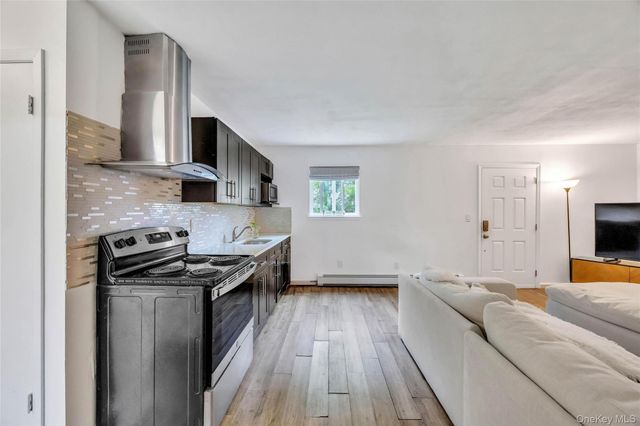 192 N 21st Street, Wheatley Heights, NY 11798