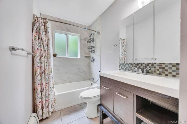 192 N 21st Street, Wheatley Heights, NY 11798