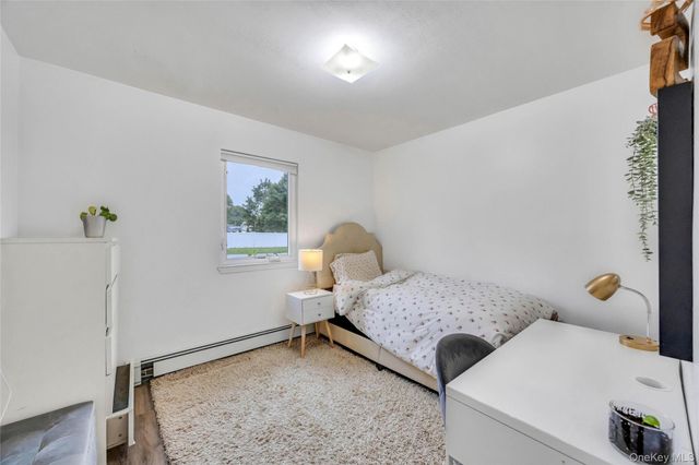 192 N 21st Street, Wheatley Heights, NY 11798