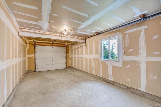 192 N 21st Street, Wheatley Heights, NY 11798