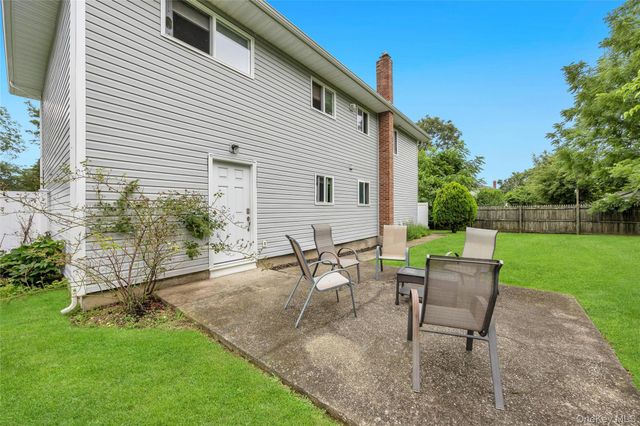 192 N 21st Street, Wheatley Heights, NY 11798