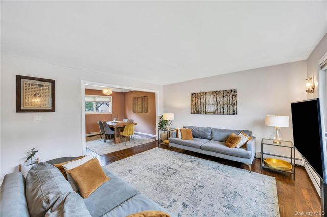 192 N 21st Street, Wheatley Heights, NY 11798