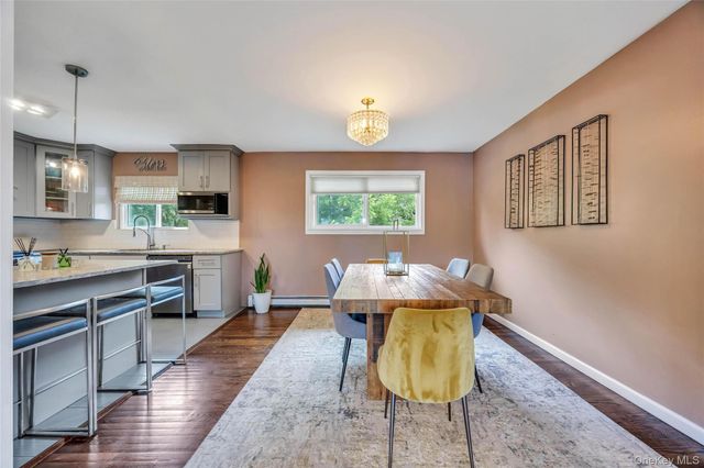 192 N 21st Street, Wheatley Heights, NY 11798