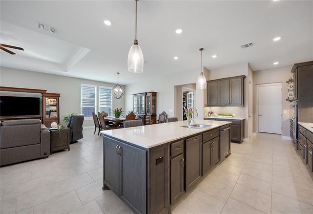 102 Pointer LN, Georgetown, TX 78633
