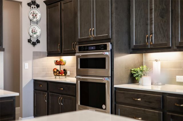 102 Pointer LN, Georgetown, TX 78633