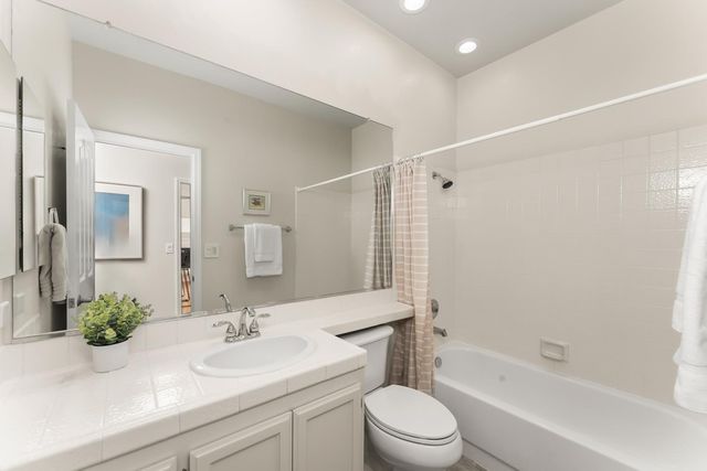 2737 Fleet Cir, Rocklin, CA 95765