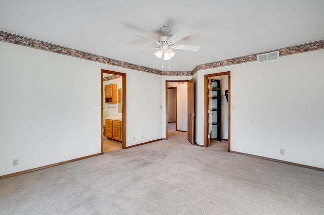 5440 S Stoneborough Ct, Wichita, KS 67217