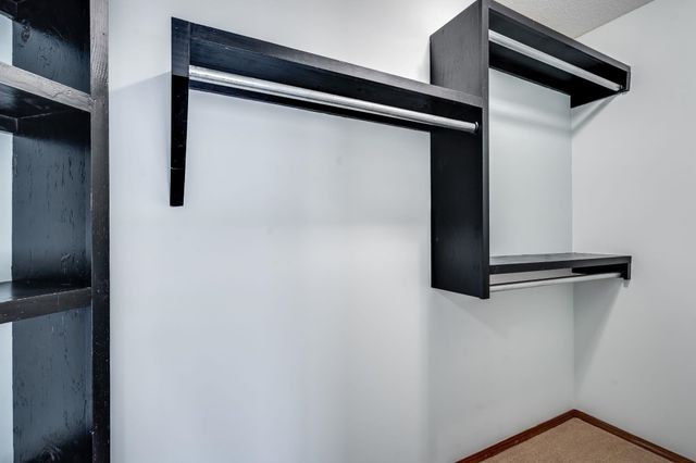 5440 S Stoneborough Ct, Wichita, KS 67217