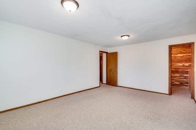 5440 S Stoneborough Ct, Wichita, KS 67217