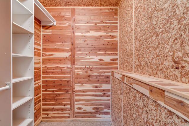 5440 S Stoneborough Ct, Wichita, KS 67217