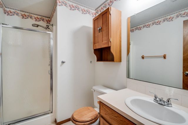 5440 S Stoneborough Ct, Wichita, KS 67217