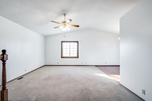 5440 S Stoneborough Ct, Wichita, KS 67217