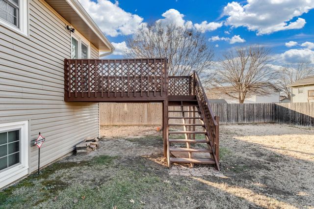 5440 S Stoneborough Ct, Wichita, KS 67217