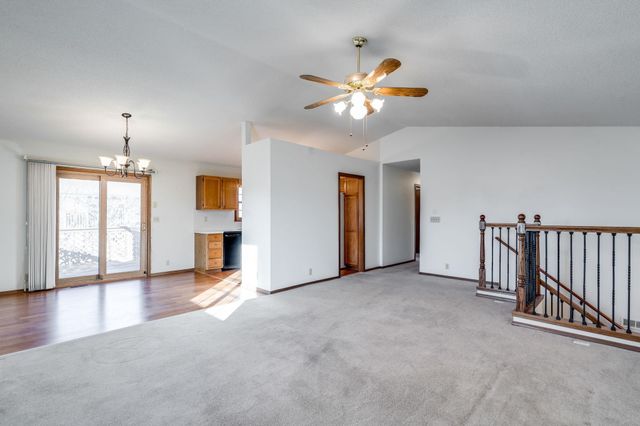 5440 S Stoneborough Ct, Wichita, KS 67217