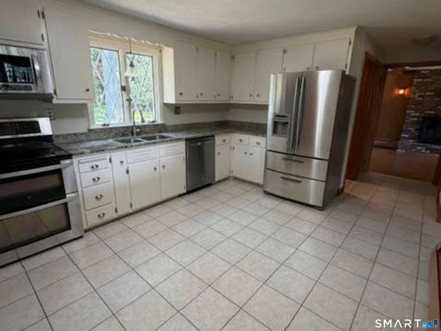 95 Cronin Street, Bristol, CT 06010