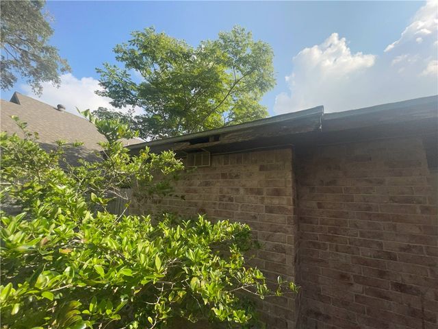 5014 Crestwick Dr, Corpus Christi, TX 78413