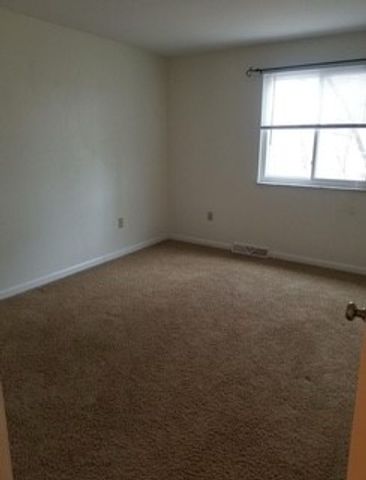 232 Queensberry Ct, Ross Twp, PA 15237