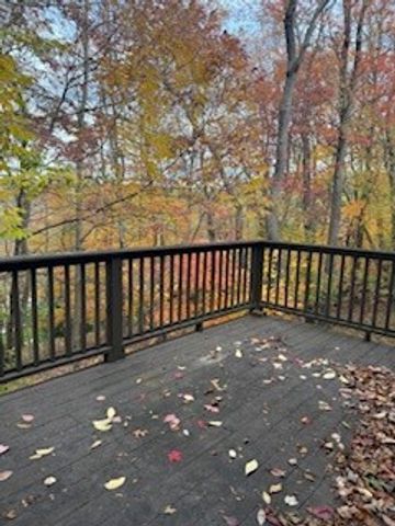 232 Queensberry Ct, Ross Twp, PA 15237