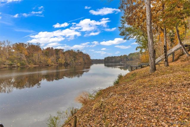 915 County Road 946 ., Selma, AL 36701